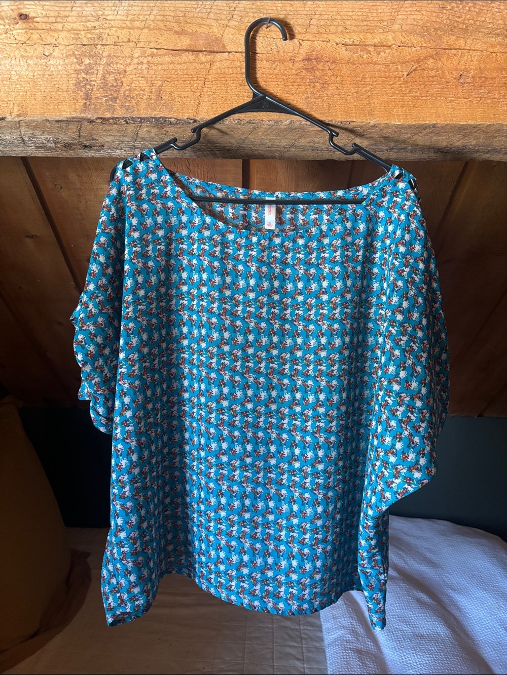 XHILARATION Women’s Teal Floral Print Lightweight Top